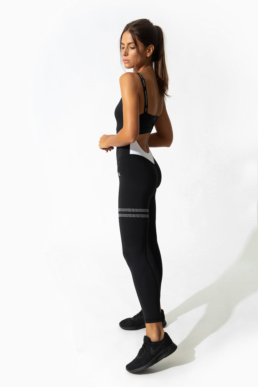 Zwarte Classic Jumpsuit: Sculpt & Empower met Tijdloze Elegantie